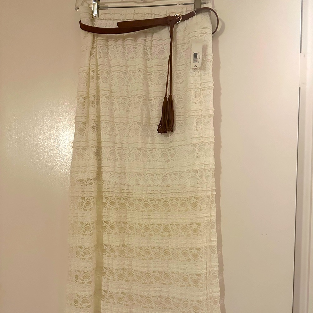 Beige lace long skirt with slits on both sides